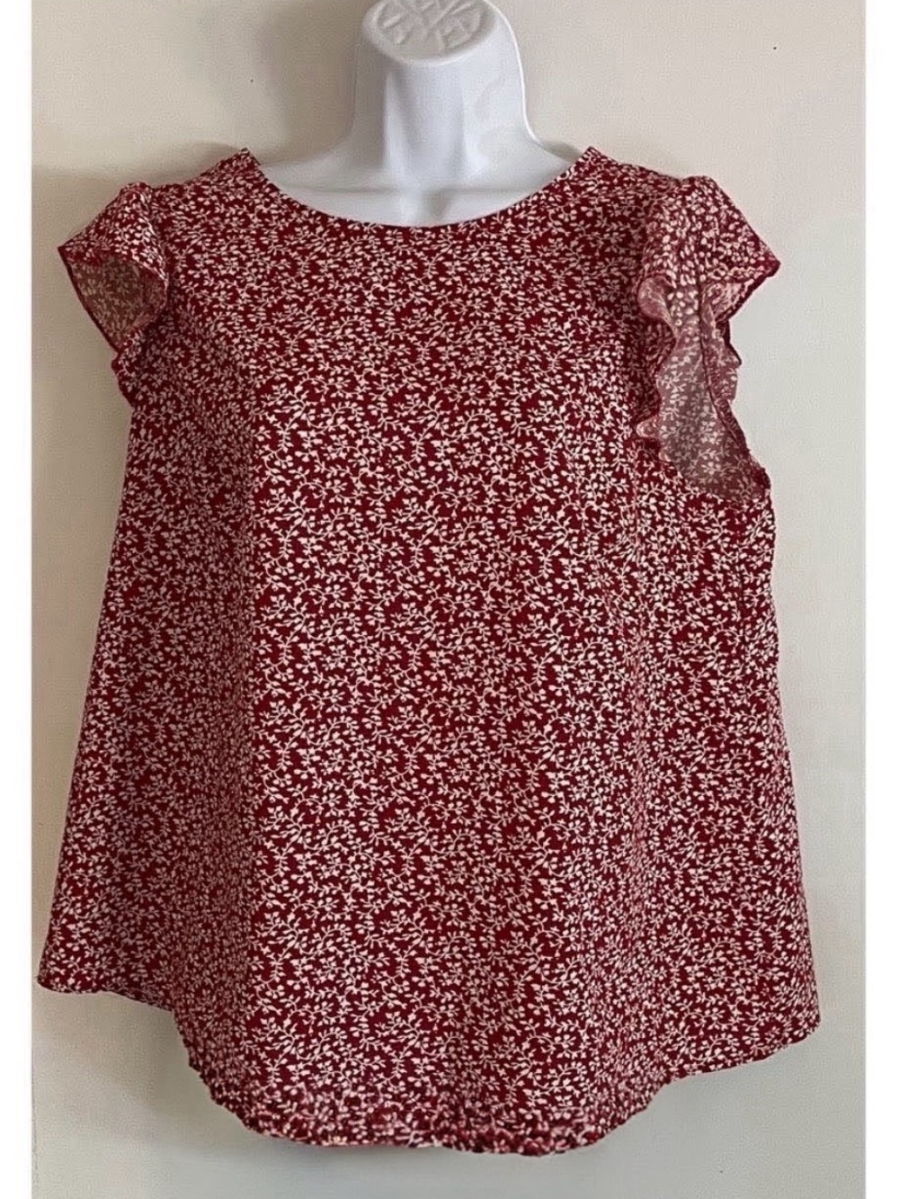 Emery Rose red and white plant print ruffle trim blouse.